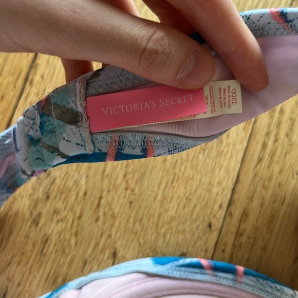 Victoria Secret bathing suit top 32DD - Picture 3 of 3